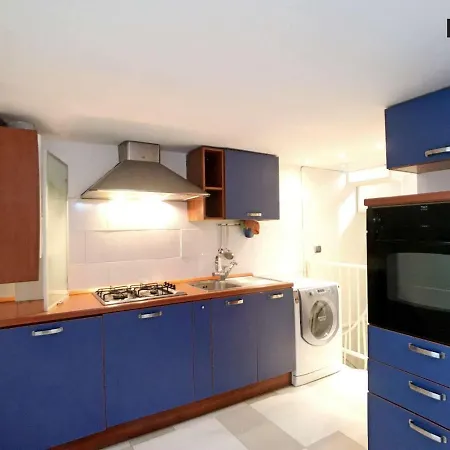 Modern White Near M1 Pasteur *